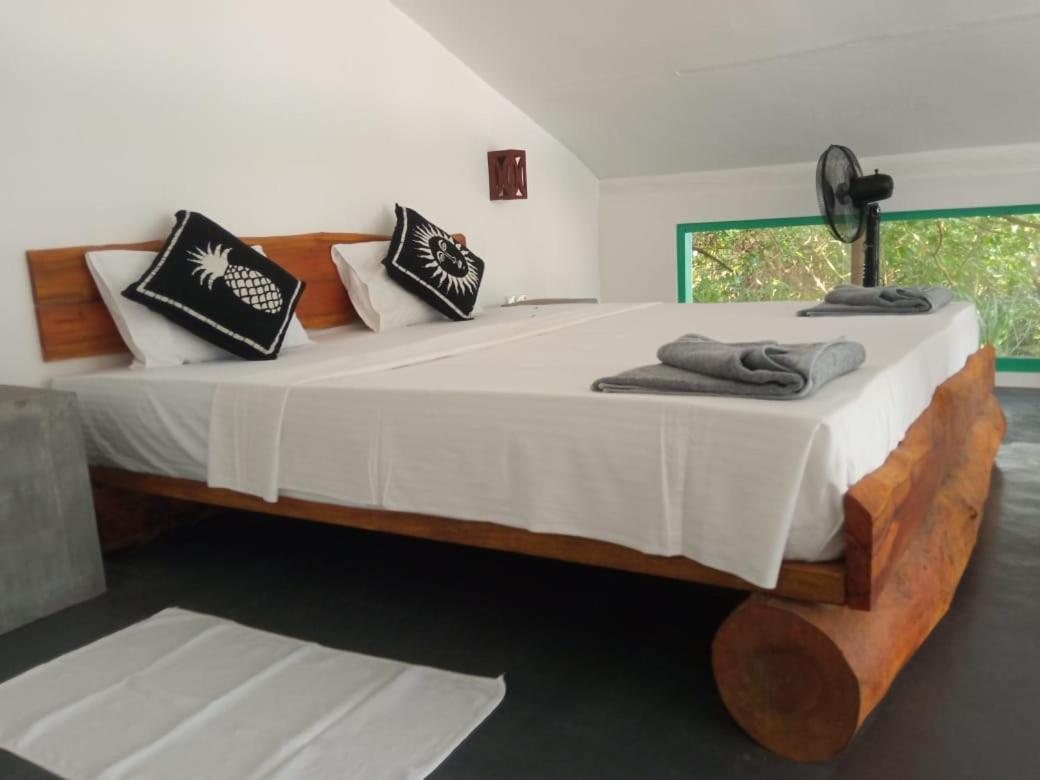 Beach House Kalukatiya - Family Villa, Seaview Room, Garden Room ディックウェラ エクステリア 写真