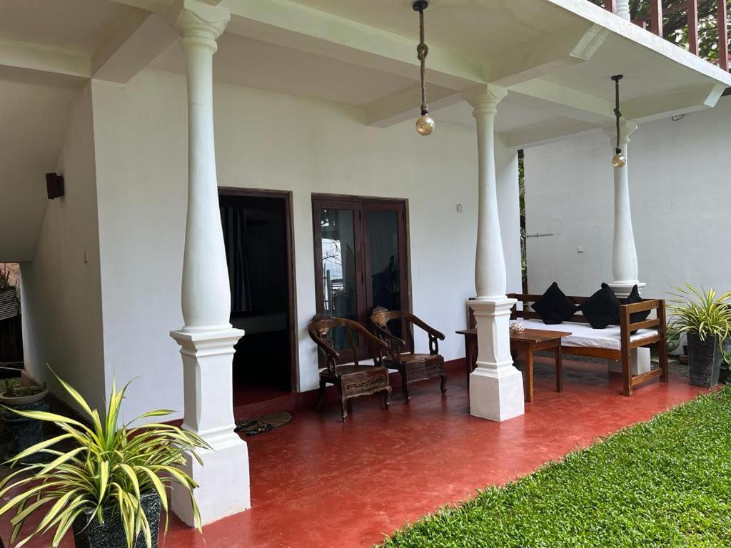 Beach House Kalukatiya - Family Villa, Seaview Room, Garden Room ディックウェラ エクステリア 写真