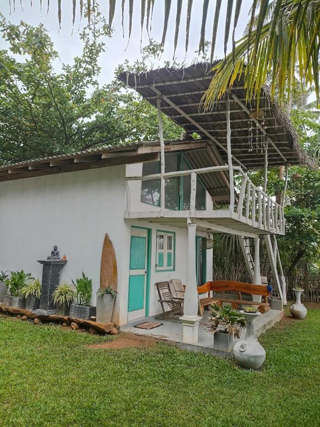 Beach House Kalukatiya - Family Villa, Seaview Room, Garden Room ディックウェラ エクステリア 写真