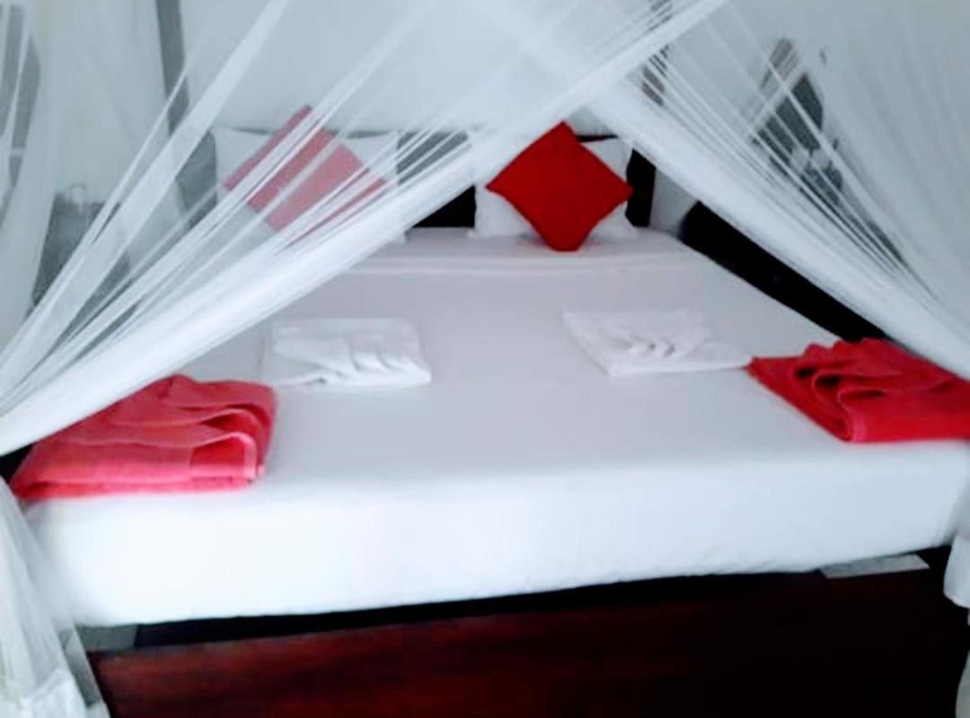 Beach House Kalukatiya - Family Villa, Seaview Room, Garden Room ディックウェラ エクステリア 写真