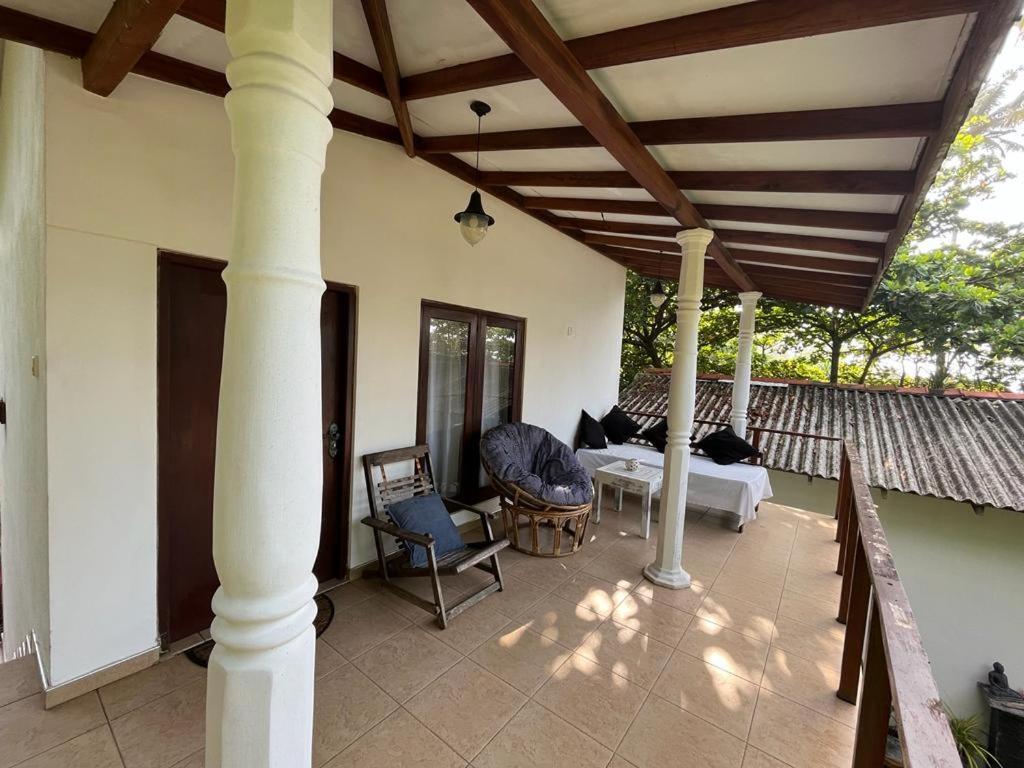 Beach House Kalukatiya - Family Villa, Seaview Room, Garden Room ディックウェラ エクステリア 写真