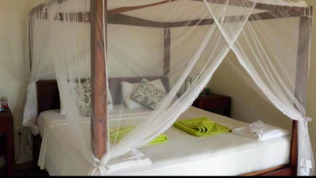 Beach House Kalukatiya - Family Villa, Seaview Room, Garden Room ディックウェラ エクステリア 写真