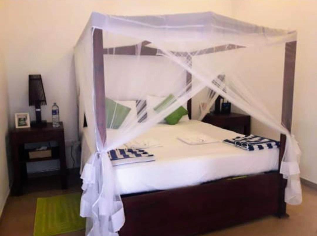 Beach House Kalukatiya - Family Villa, Seaview Room, Garden Room ディックウェラ エクステリア 写真