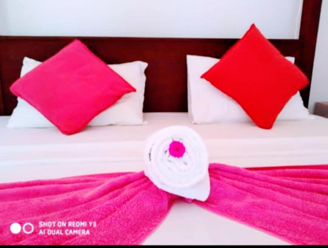 Beach House Kalukatiya - Family Villa, Seaview Room, Garden Room ディックウェラ エクステリア 写真
