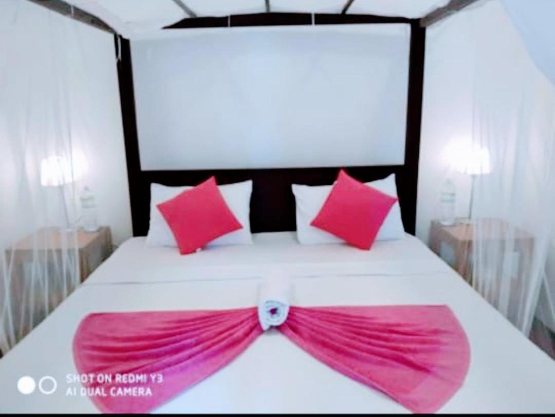 Beach House Kalukatiya - Family Villa, Seaview Room, Garden Room ディックウェラ エクステリア 写真