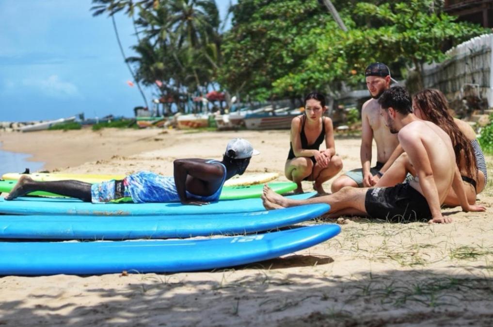 Beach House Kalukatiya - Family Villa, Seaview Room, Garden Room ディックウェラ エクステリア 写真